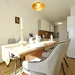 Lola Апартаменты